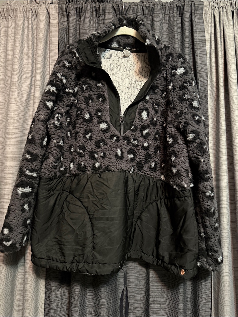 Livi Active Black & Gray Teddy Sherpa Pullover